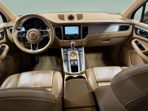 Used 2016 Porsche Macan Turbo image 15