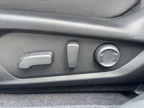 Used 2024 Subaru Crosstrek 2.0i Premium image 13