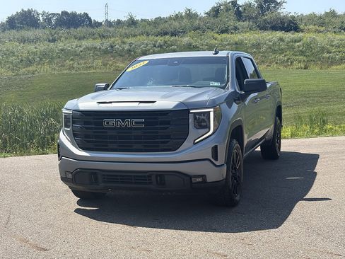 Used 2023 GMC Sierra 1500 Elevation AWD/4WD image 1