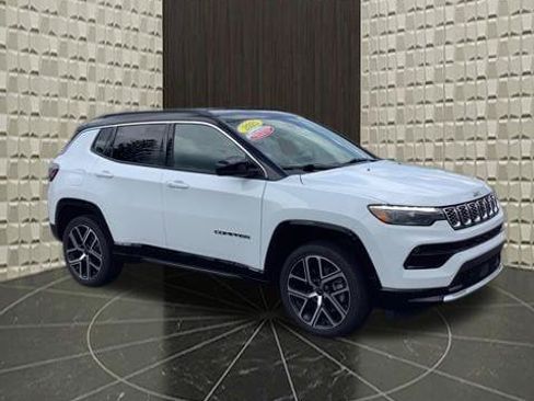 Certified 2025 Jeep Compass Limited w/ Elite Group AWD/4WD image 2