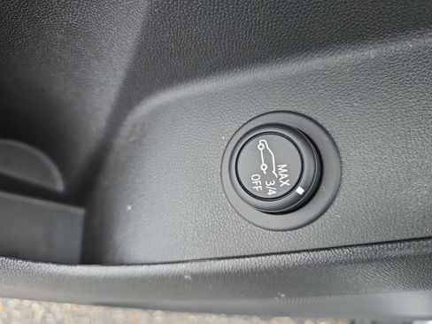 Used 2024 Chevrolet Equinox LT image 23