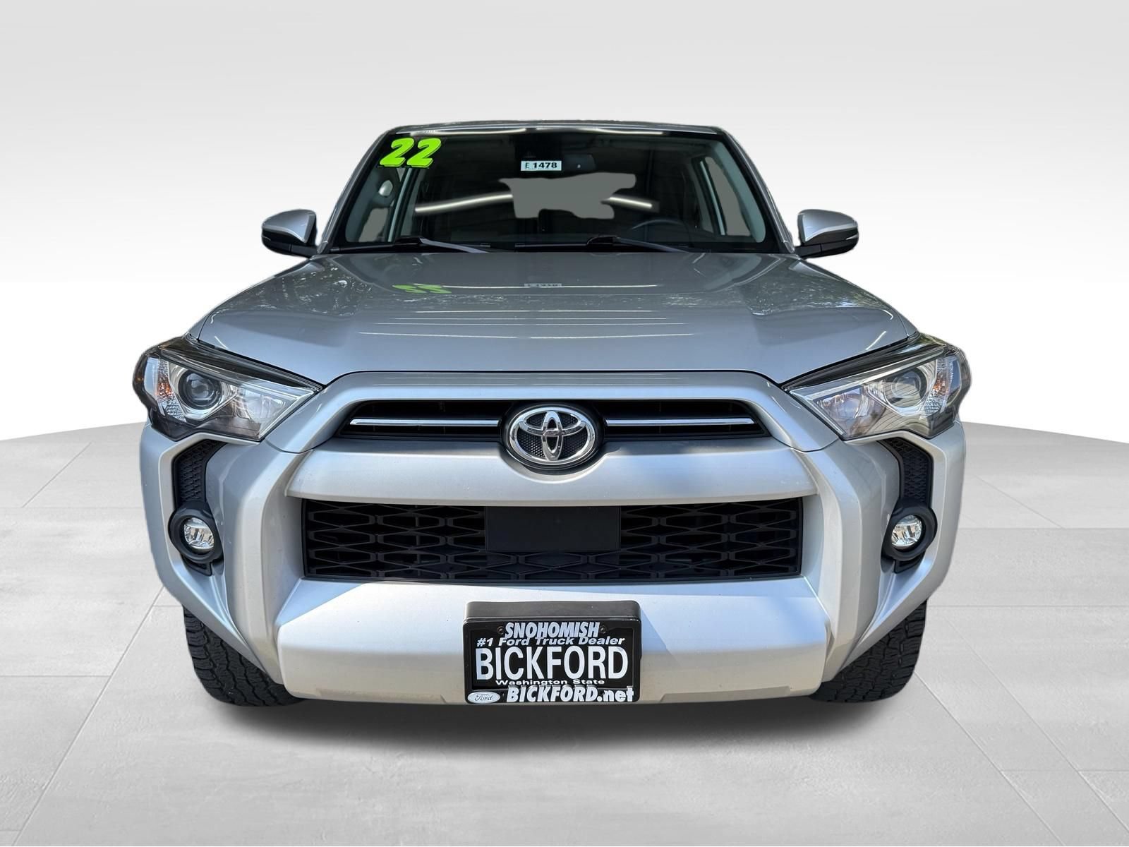 Used 2022 Toyota 4Runner SR5 Premium w/ Moonroof Package AWD/4WD image 2