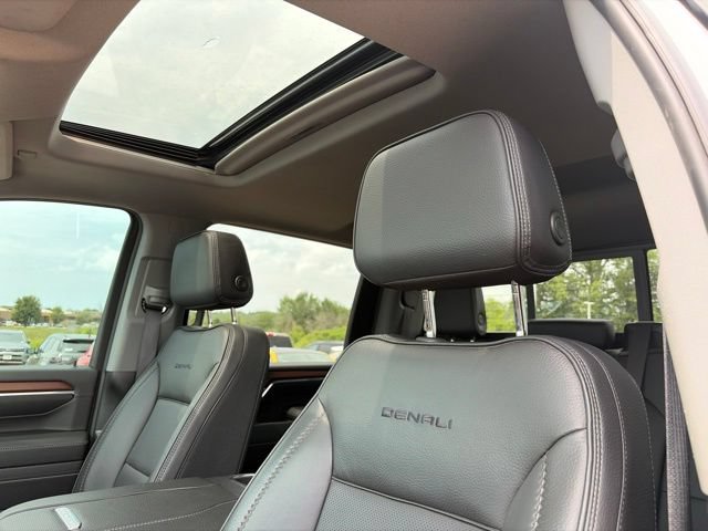 Used 2024 GMC Sierra 2500 Denali w/ Denali Reserve Package AWD/4WD image 18