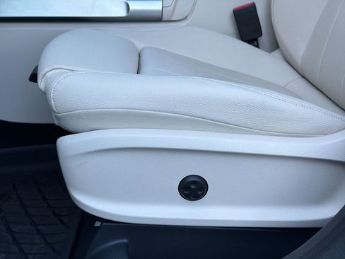 New 2026 Mercedes-Benz GLB 250 4MATIC image 13