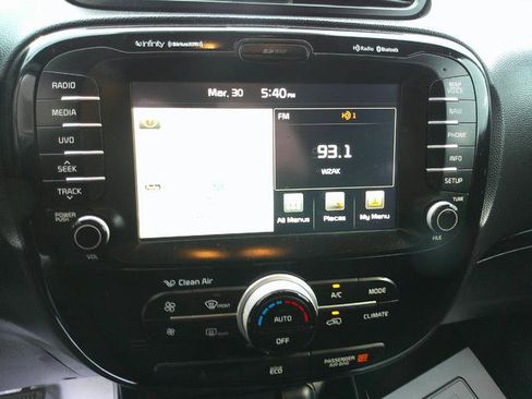 Used 2016 Kia Soul + w/ Audio Package image 10