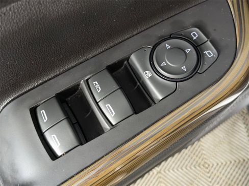 Used 2023 GMC Acadia SLE w/ Driver Convenience Package image 14