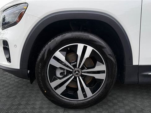 Used 2025 Mercedes-Benz GLB 250 image 9