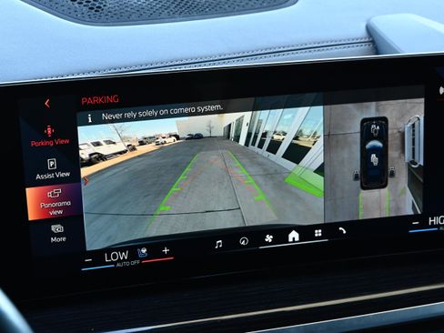 Certified 2024 BMW X7 xDrive40i w/ Executive Package image 16