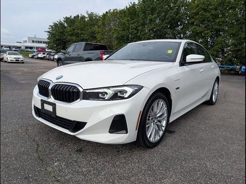 Used 2023 BMW 330e image 13