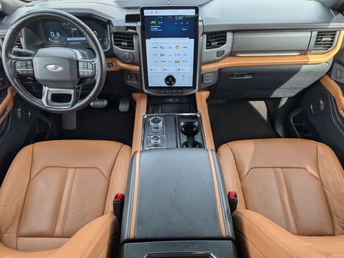 Used 2023 Ford Expedition Max Platinum AWD/4WD image 5