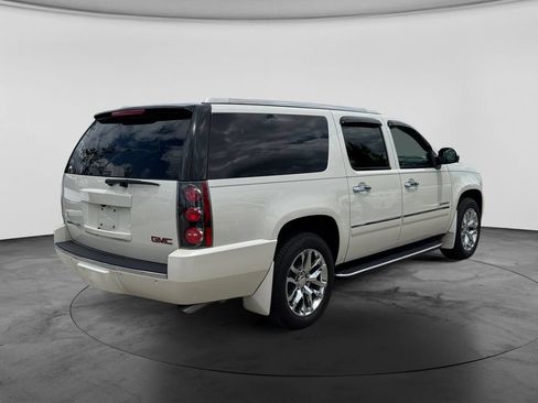 Used 2014 GMC Yukon XL Denali RWD image 10