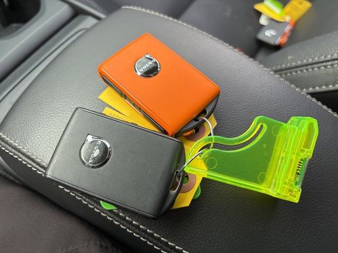 Certified 2025 Volvo XC40 B5 Core image 26