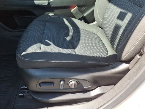 Used 2023 GMC Acadia SLE w/ Driver Convenience Package image 16