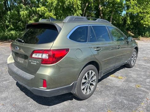 Used 2016 Subaru Outback 2.5i Limited AWD/4WD image 3