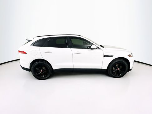 Used 2017 Jaguar F-PACE Premium image 10