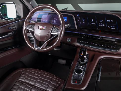 Used 2023 Cadillac Escalade ESV Premium Luxury Platinum AWD/4WD image 7
