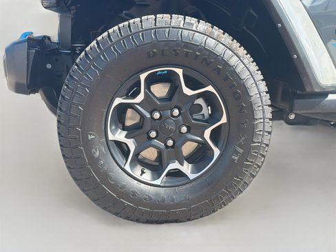 Used 2023 Jeep Wrangler Unlimited Rubicon 4xe w/ Cold Weather Group AWD/4WD image 11