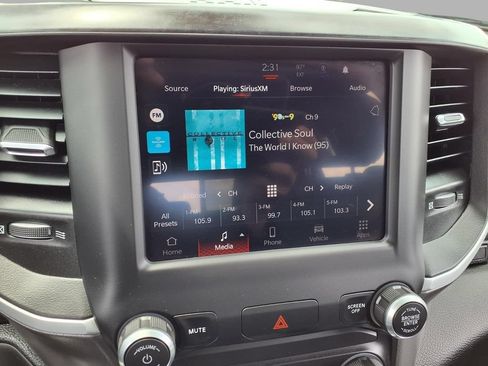 Used 2022 RAM 1500 Big Horn AWD/4WD image 5