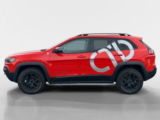 Used 2021 Jeep Cherokee Trailhawk w/ Sun, Sound & Nav Group AWD/4WD video 2