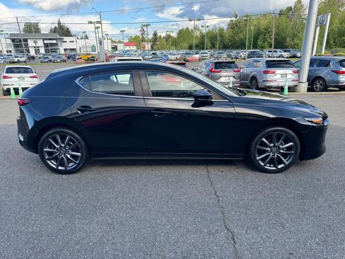 Used 2022 MAZDA MAZDA3 s FWD image 11