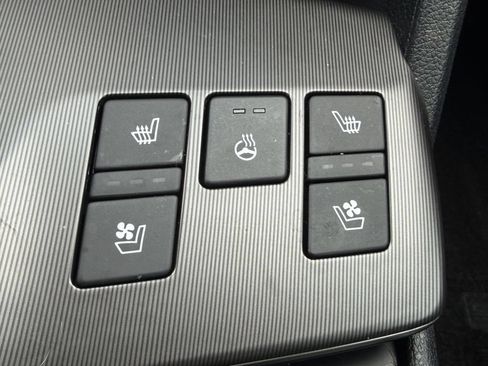 Certified 2026 Kia Sportage SX FWD image 30