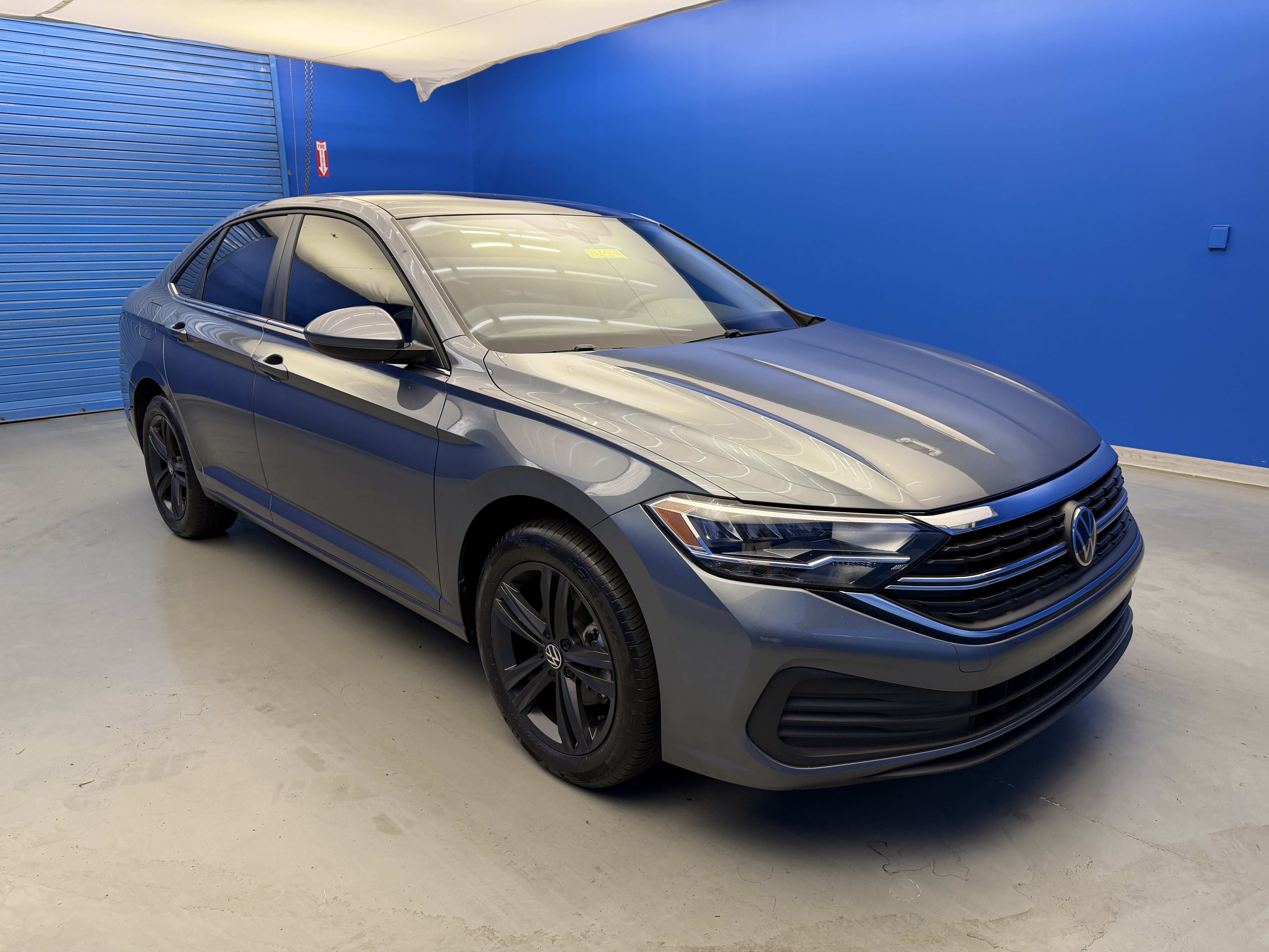 Used 2024 Volkswagen Jetta SE w/ Panoramic Sunroof Package FWD image 2