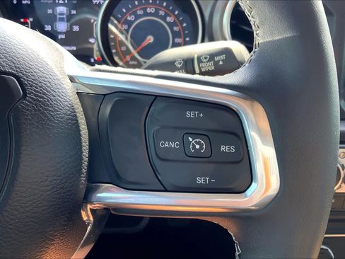 Used 2023 Jeep Gladiator Rubicon w/ Cold Weather Group AWD/4WD image 25