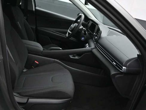 New 2026 Hyundai Elantra SE FWD image 10