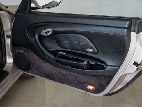 Used 2000 Porsche 911 Cabriolet image 40