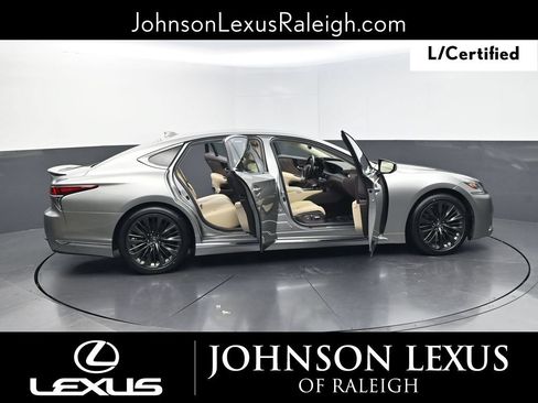 Used 2020 Lexus LS 500 w/ Interior Upgrade Package RWD image 32