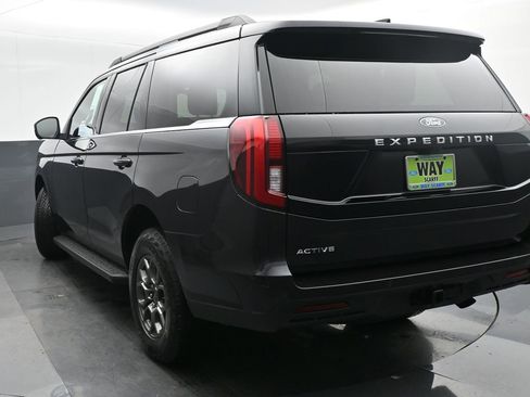 New 2025 Ford Expedition Active image 4