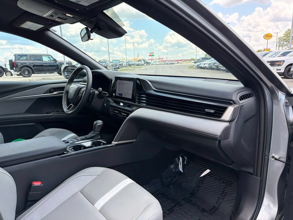 Used 2026 Toyota Camry SE FWD image 22