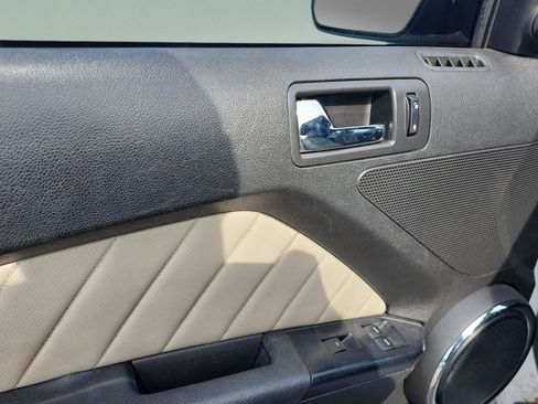 Used 2014 Ford Mustang Premium w/ Comfort Package image 15