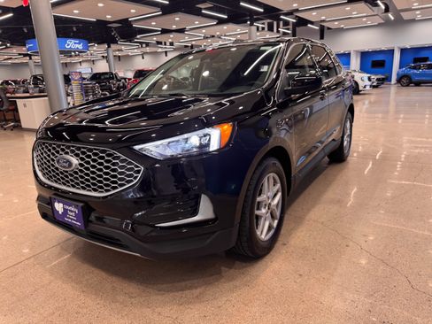 Certified 2024 Ford Edge SEL image 4