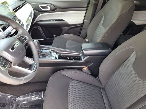 Used 2025 Jeep Compass Sport w/ Mopar Graphics Package image 18