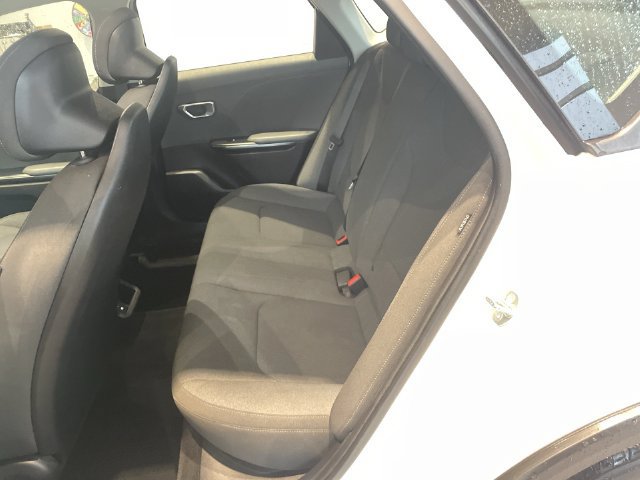 Used 2025 Kia K4 FWD image 29