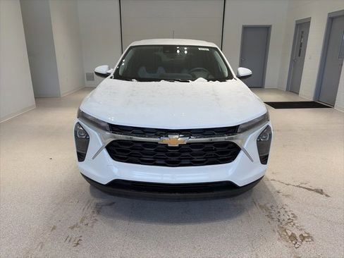 New 2026 Chevrolet Trax LS w/ LS Convenience Package image 2
