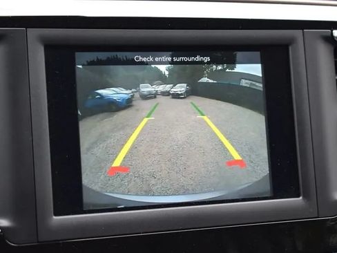 Used 2018 Chrysler Pacifica Touring-L FWD image 20