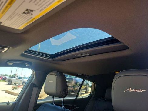 New 2026 Buick Envista Avenir FWD image 11