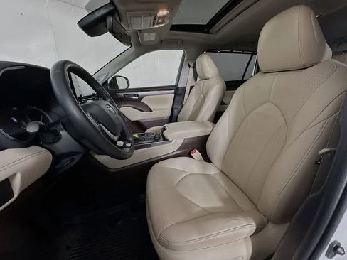 Used 2022 Toyota Highlander Limited AWD/4WD image 12