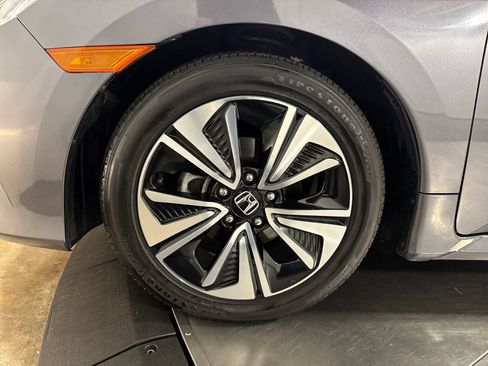 Used 2017 Honda Civic EX-T image 2