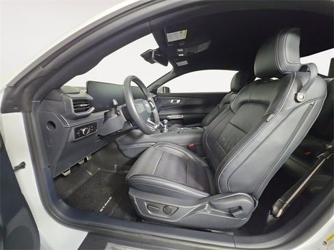 Used 2024 Ford Mustang GT Premium image 9
