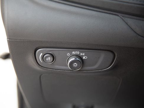 Used 2025 Buick Encore GX Preferred AWD/4WD image 4