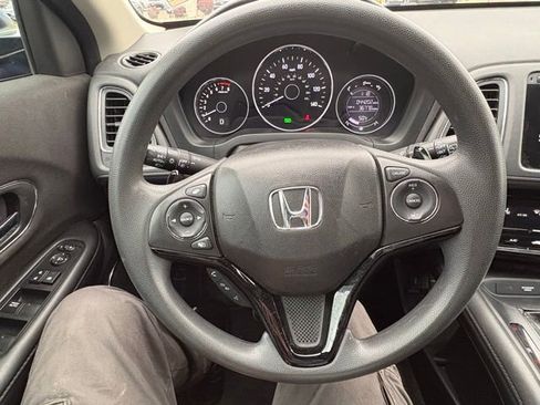 Used 2018 Honda HR-V EX image 13