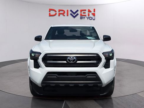 Used 2024 Toyota Tacoma SR image 9