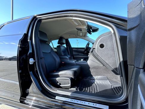 Used 2022 Chrysler 300 Touring L w/ Comfort Group AWD/4WD image 15