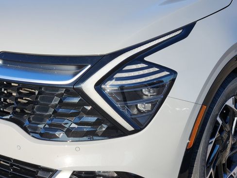 Used 2023 Kia Sportage SX image 11