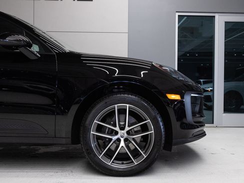 Certified 2026 Porsche Macan AWD/4WD image 11