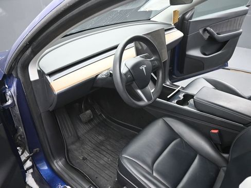 Used 2020 Tesla Model Y Long Range image 9