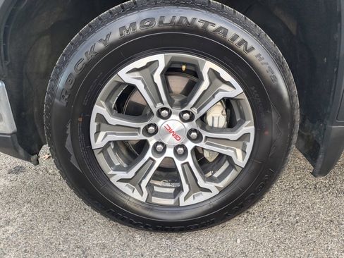 Used 2025 GMC Sierra 1500 SLT image 12